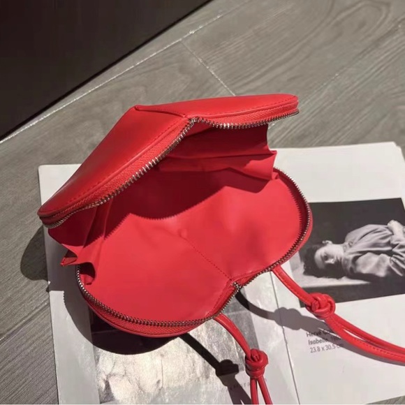 Alaia Red Heart-Shaped Leather Crossbody Bag - Picture 3 of 4